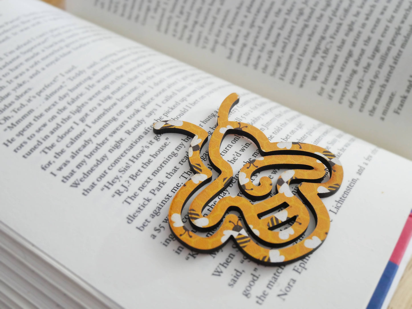 Bee Bookmark Clip