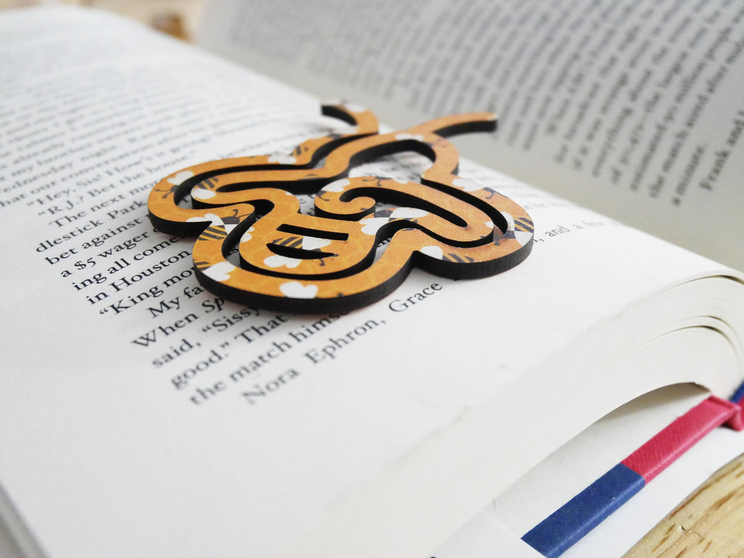 Bee Bookmark Clip