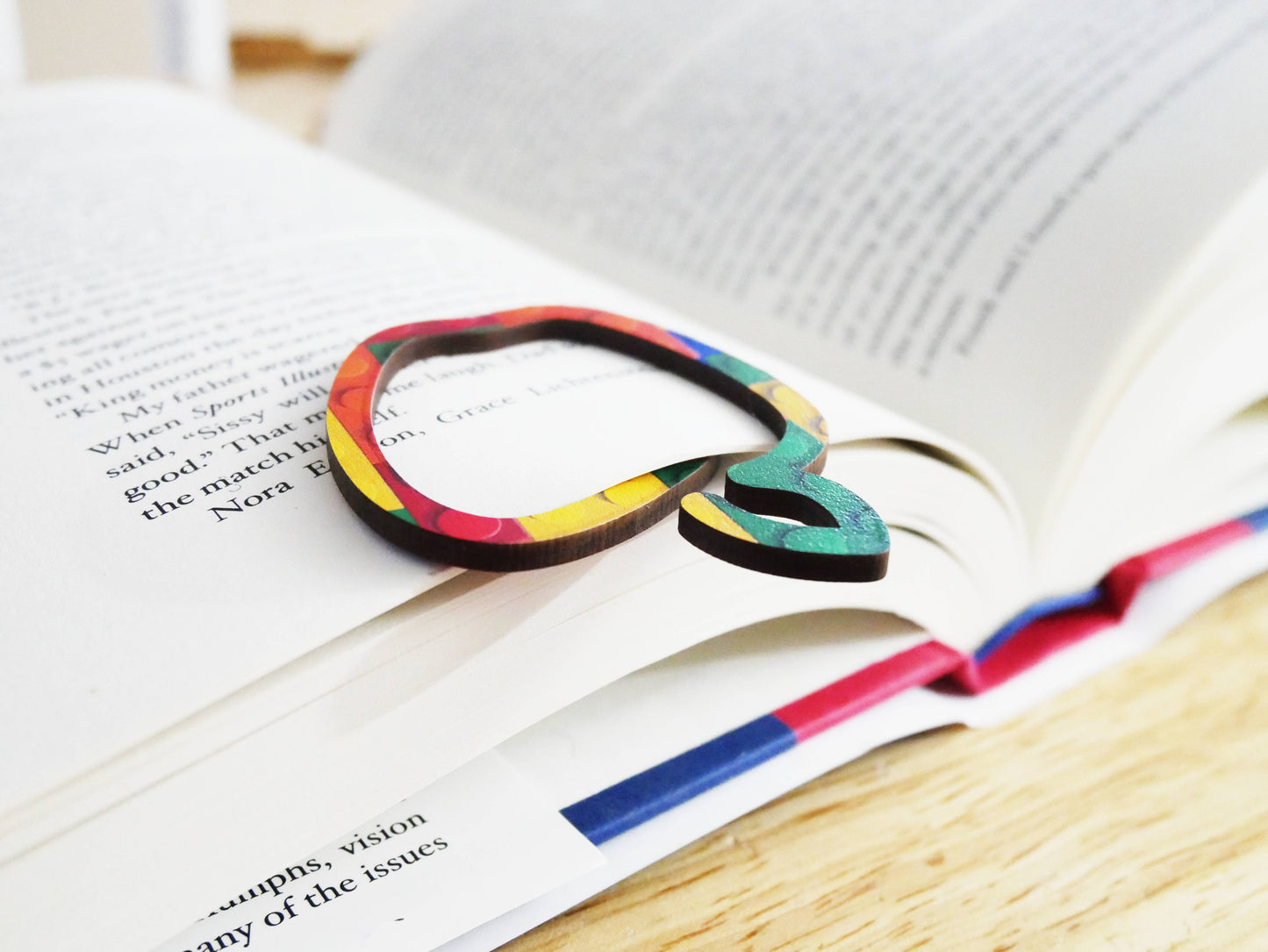 Apple Bookmark Clip